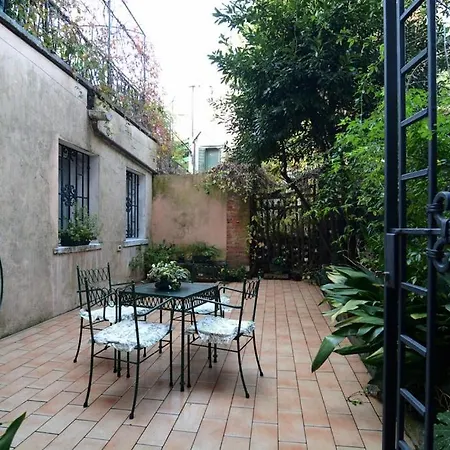 Briati Apartment
